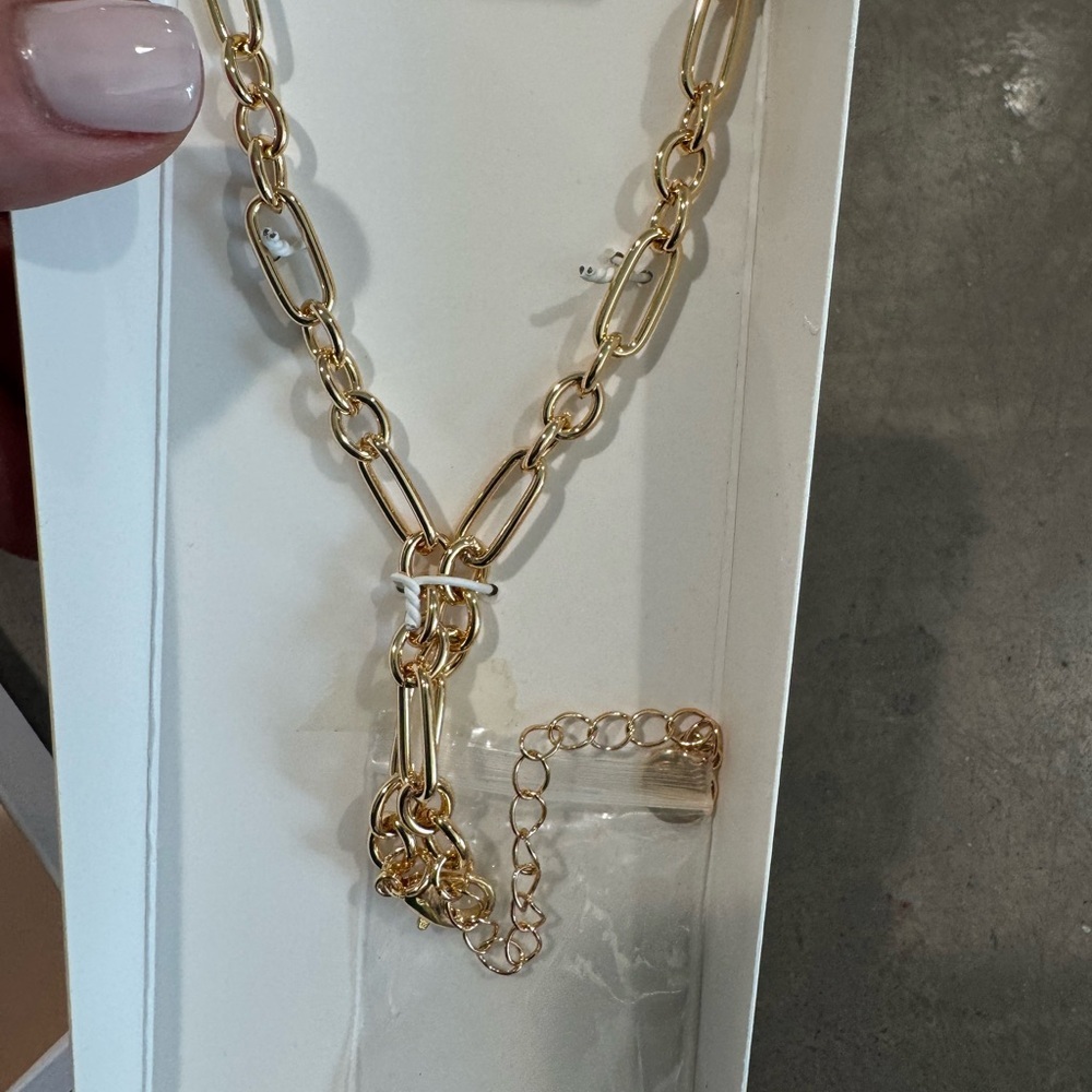This seasonās hottest accessory š„Gold Fish Pendant Necklace w/ extender- zoom in - Picture 5 of 5